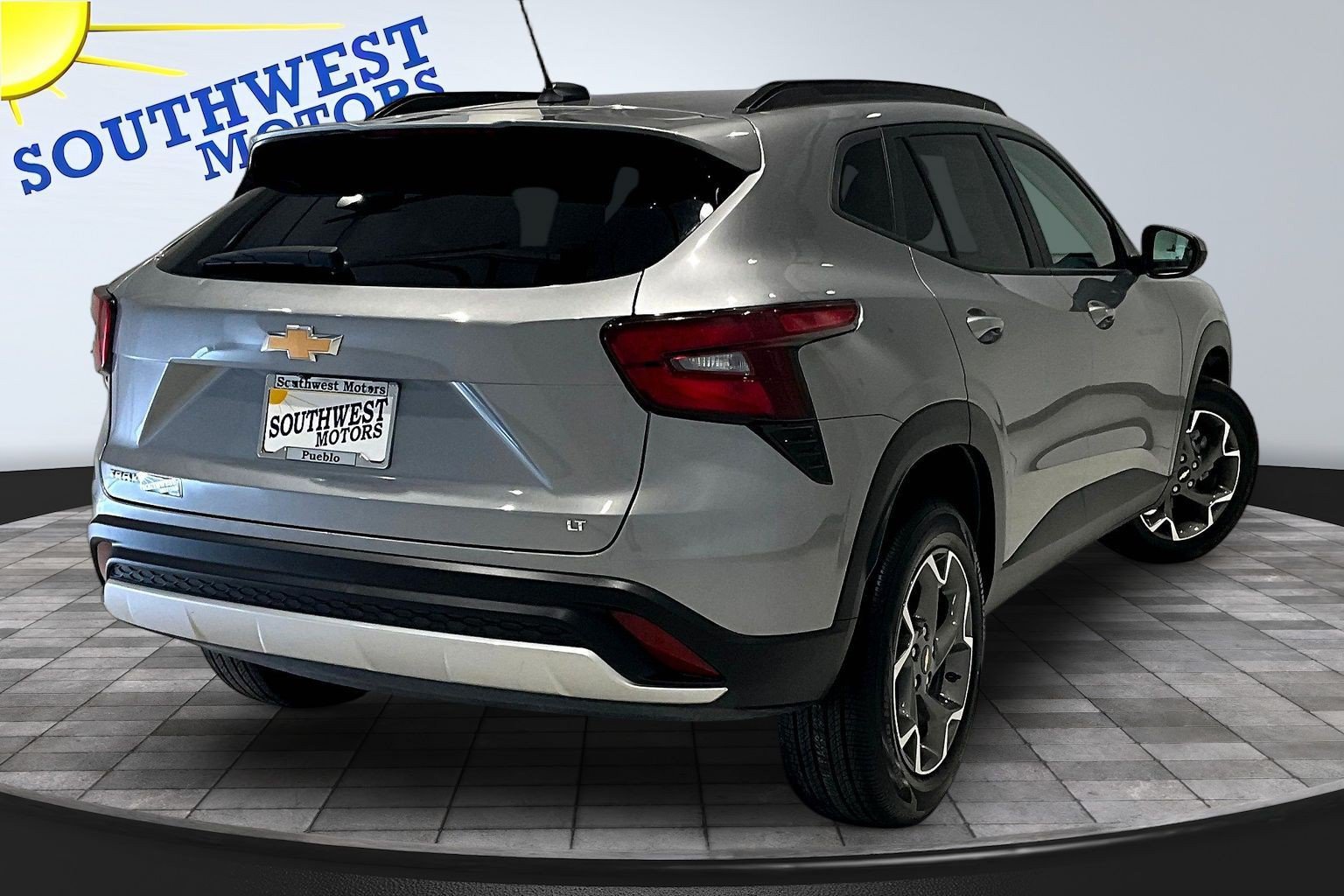 Used 2025 Chevrolet Trax LT w/ LT Convenience Package FWD image 7