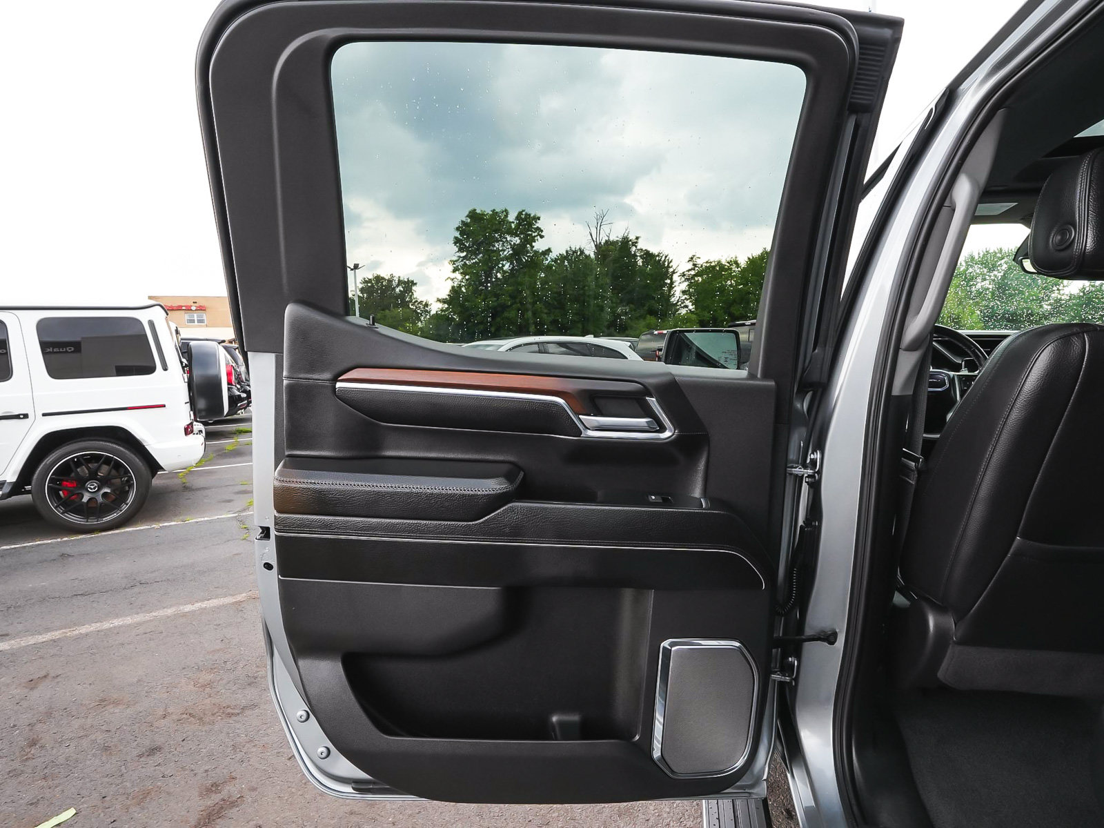 Used 2024 GMC Sierra 1500 Denali w/ Denali Reserve Package AWD/4WD image 13