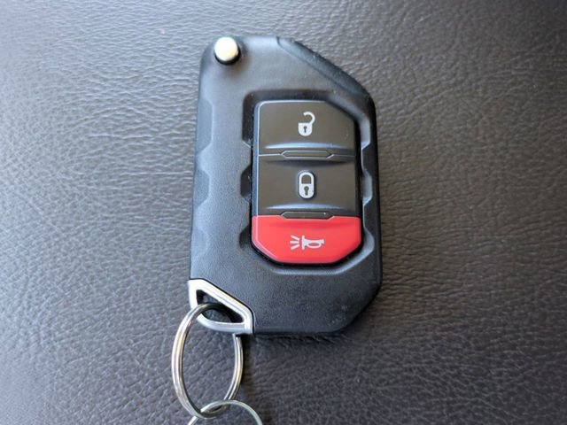 Used 2022 Jeep Wrangler Unlimited Sahara w/ Safety Group AWD/4WD image 27