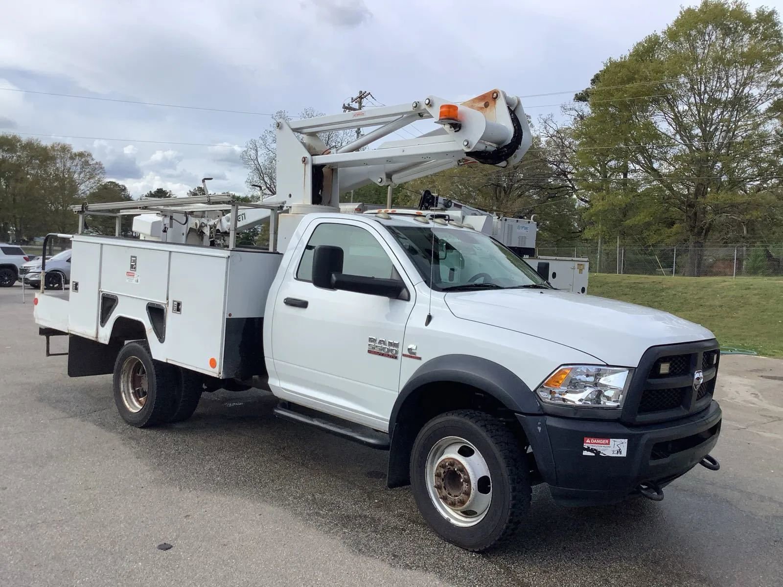 Used 2015 RAM 5500 Tradesman w/ Cold Weather Group AWD/4WD image 3