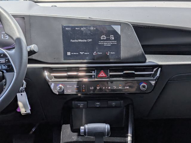 Used 2025 Kia Niro LX FWD image 18