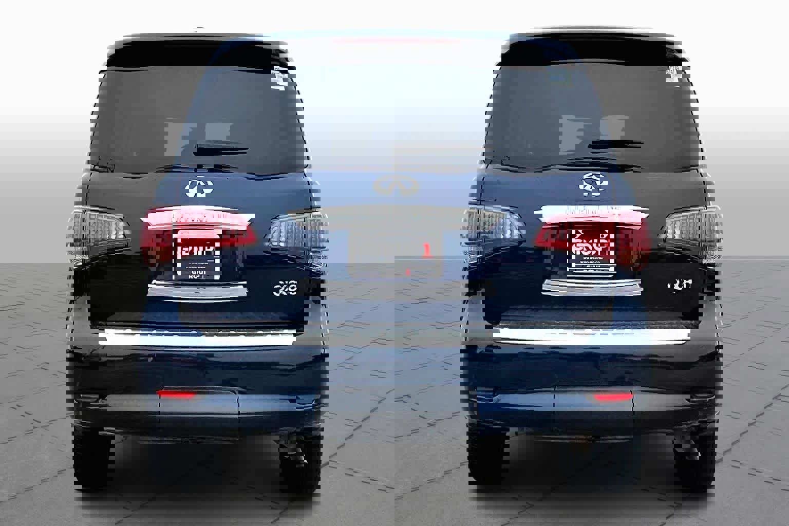 Used 2015 INFINITI QX80 w/ Deluxe Technology Package image 4