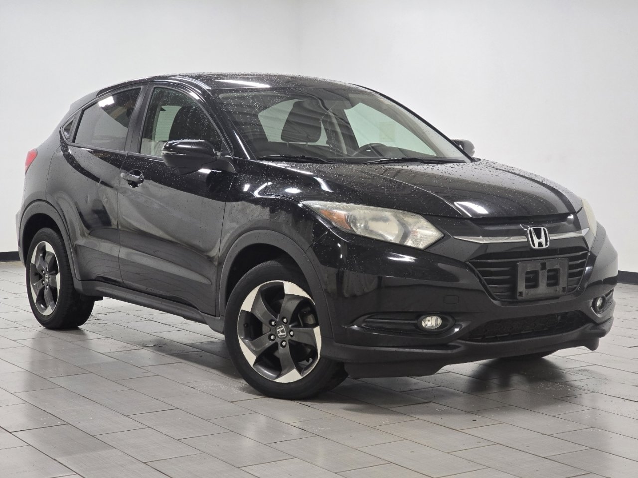 Used 2018 Honda HR-V EX image 2