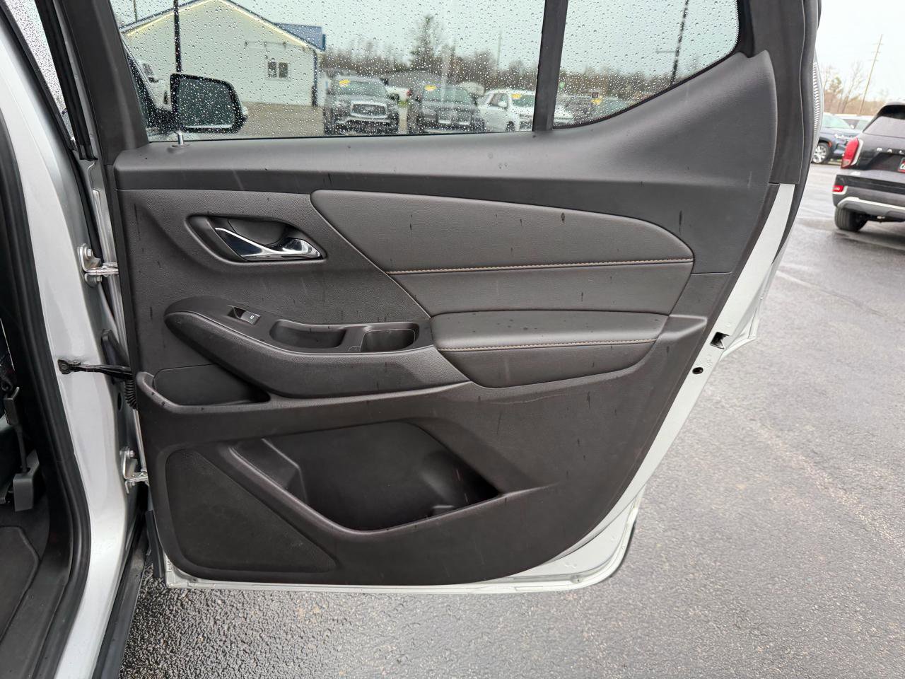 Used 2020 Chevrolet Traverse LT image 21