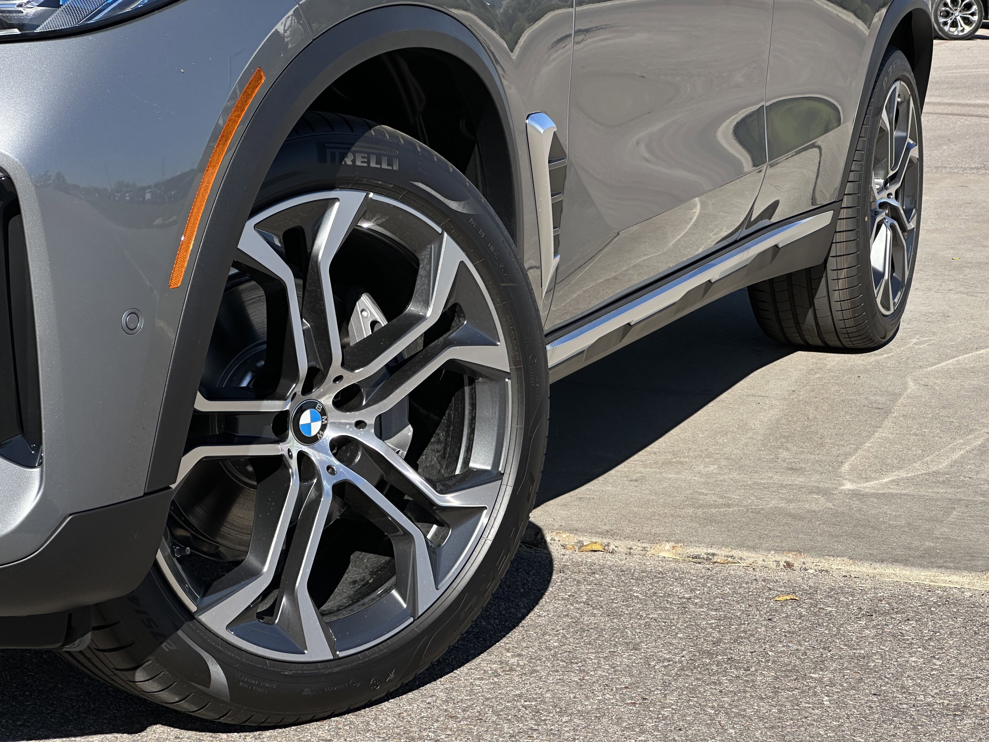 New 2026 BMW X5 xDrive40i image 3