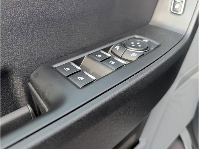 New 2025 Ford F550 4x4 Crew Cab image 18