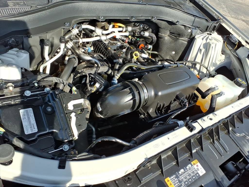 Used 2023 Ford Explorer XLT AWD/4WD image 37