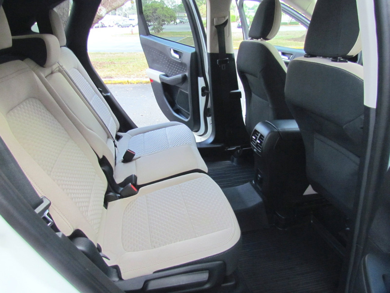 Used 2020 Ford Escape SE FWD image 24