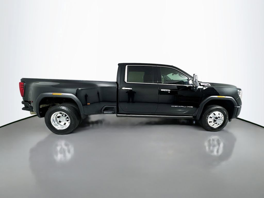 Used 2025 GMC Sierra 3500 Denali w/ Denali Reserve Package image 9