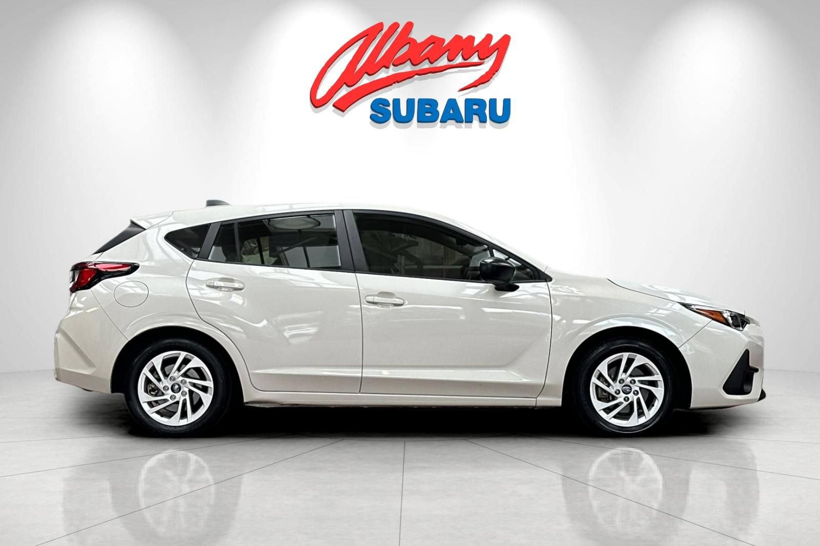 Used 2024 Subaru Impreza 2.0i AWD/4WD image 3