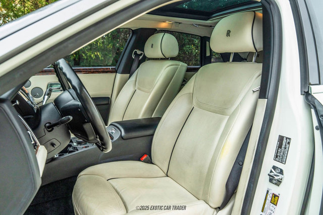 Used 2015 Rolls-Royce Ghost image 41