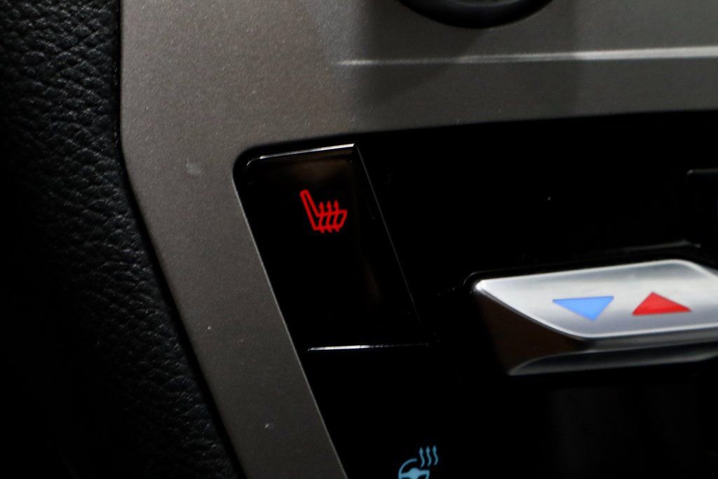 Certified 2022 Ford Explorer XLT w/ Equipment Group 202A image 4