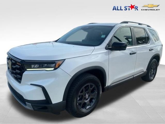 Used 2025 Honda Pilot TrailSport image 1
