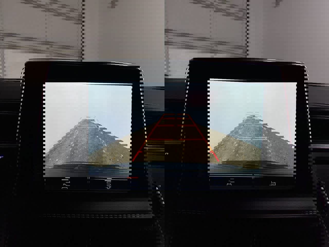 Used 2023 GMC Yukon SLT image 26