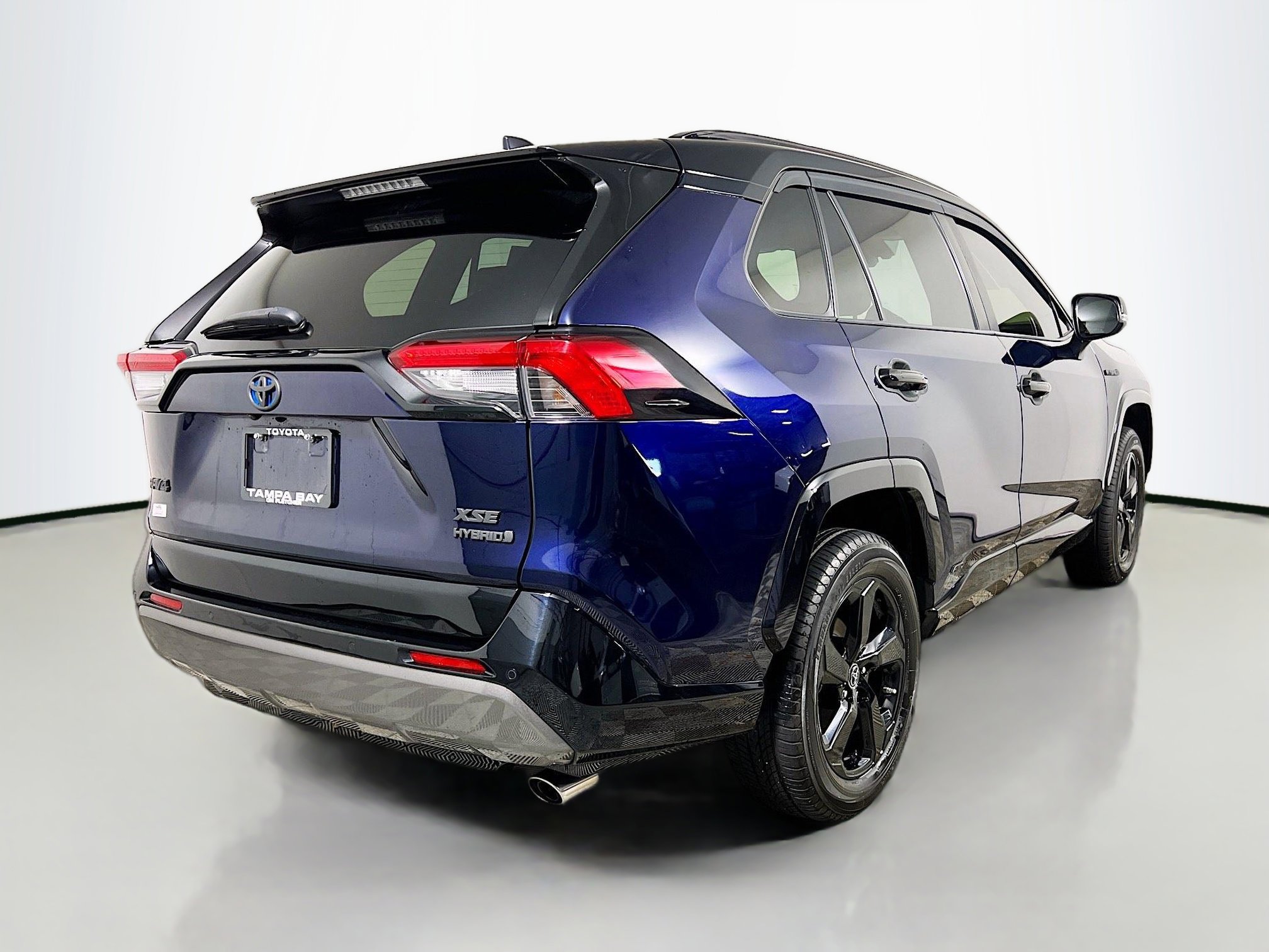 Used 2019 Toyota RAV4 XSE image 4