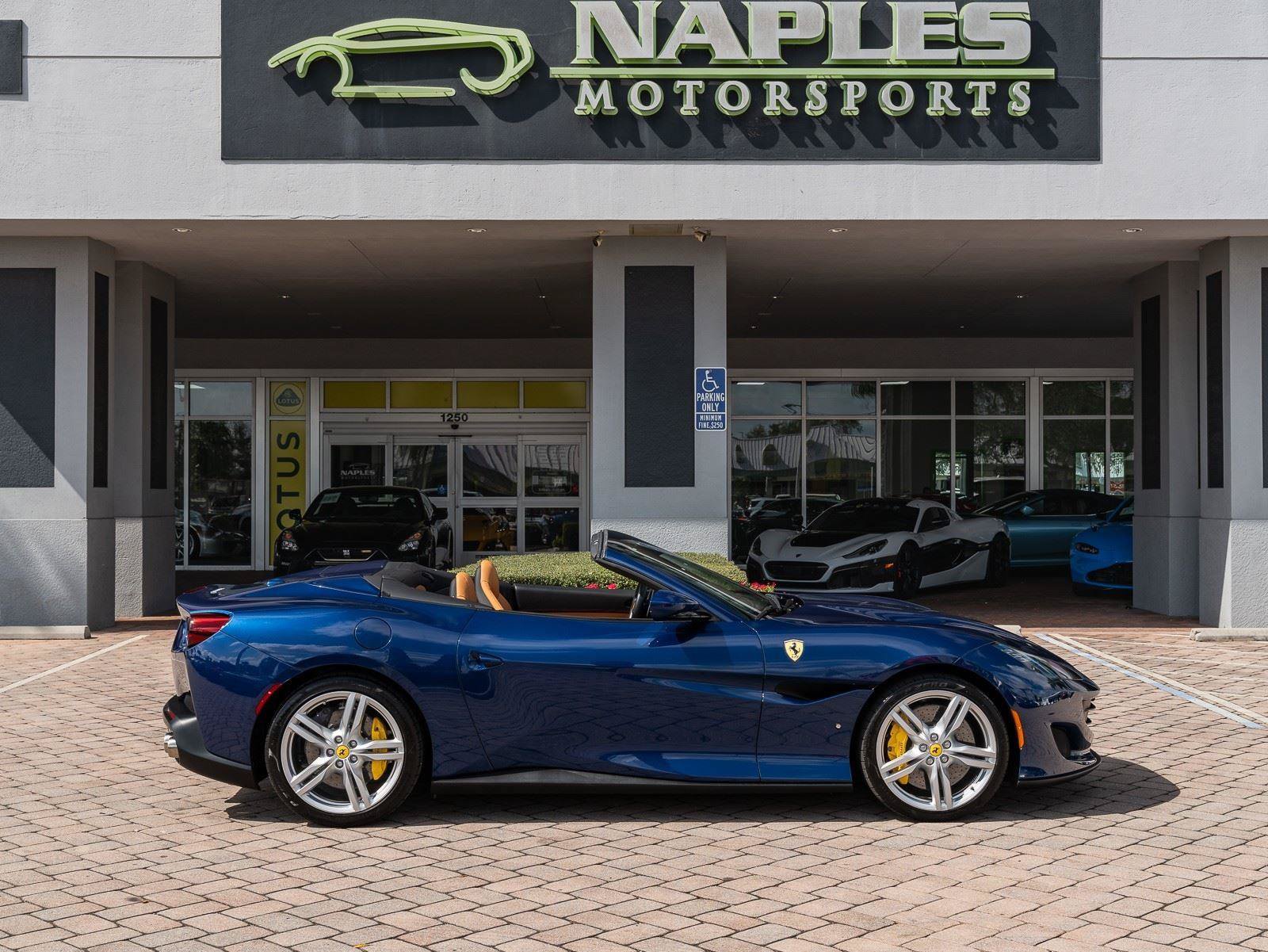 Used 2019 Ferrari Portofino RWD image 38
