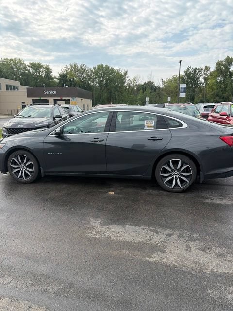 Used 2018 Chevrolet Malibu LT w/ Leather Package FWD image 7