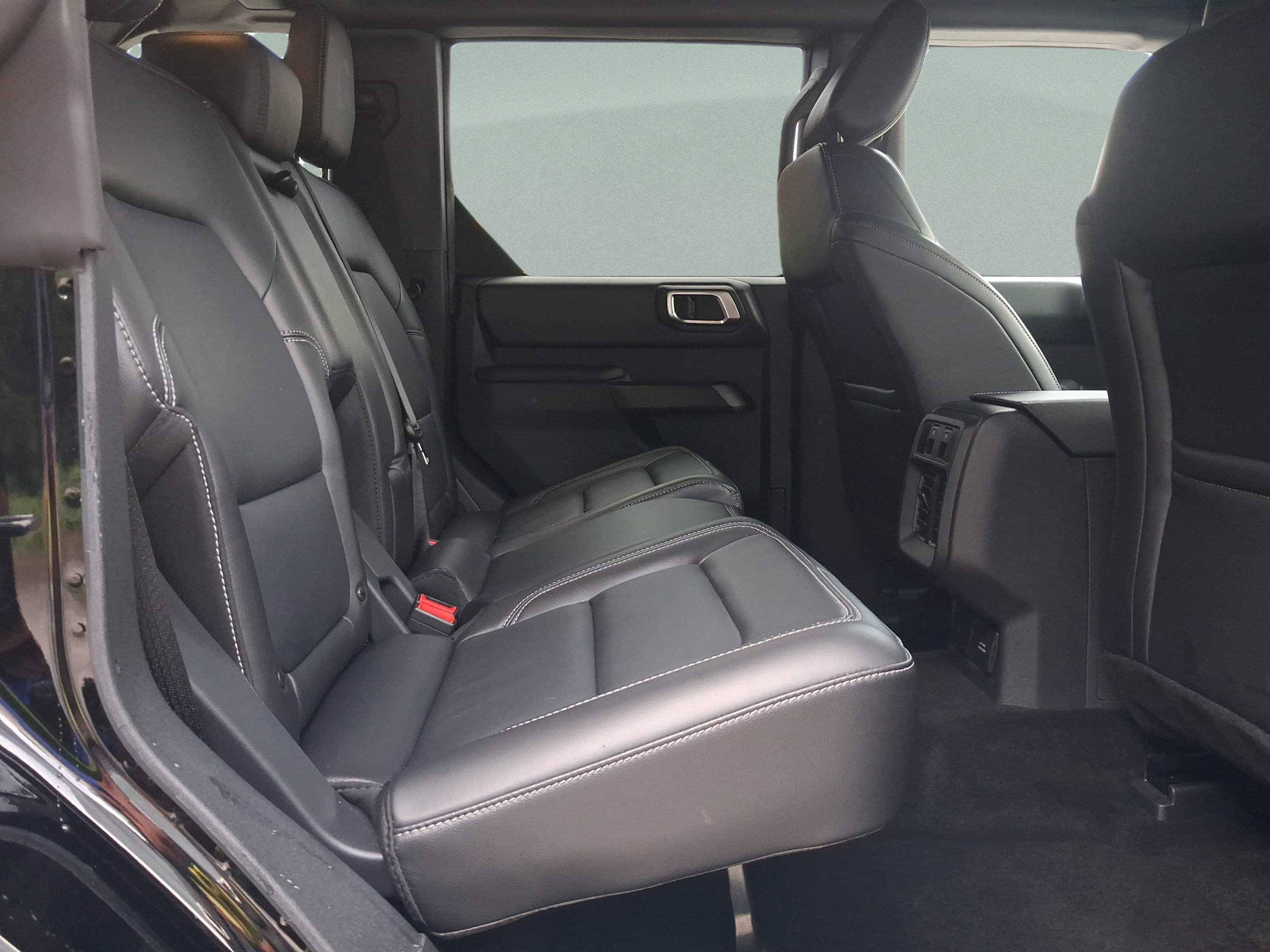Used 2026 Ford Bronco Outer Banks AWD/4WD image 30