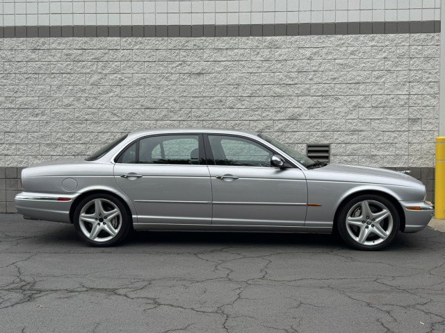 Used 2005 Jaguar XJ Vanden Plas Super V8 RWD image 16