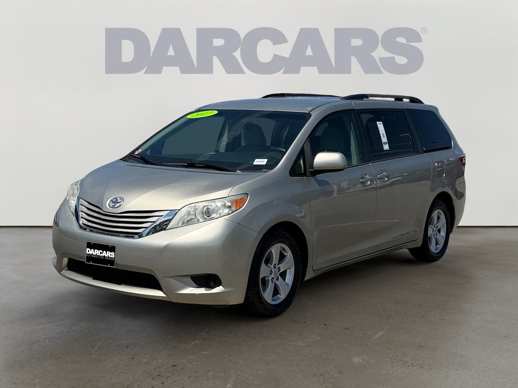 Used 2017 Toyota Sienna LE FWD image 3