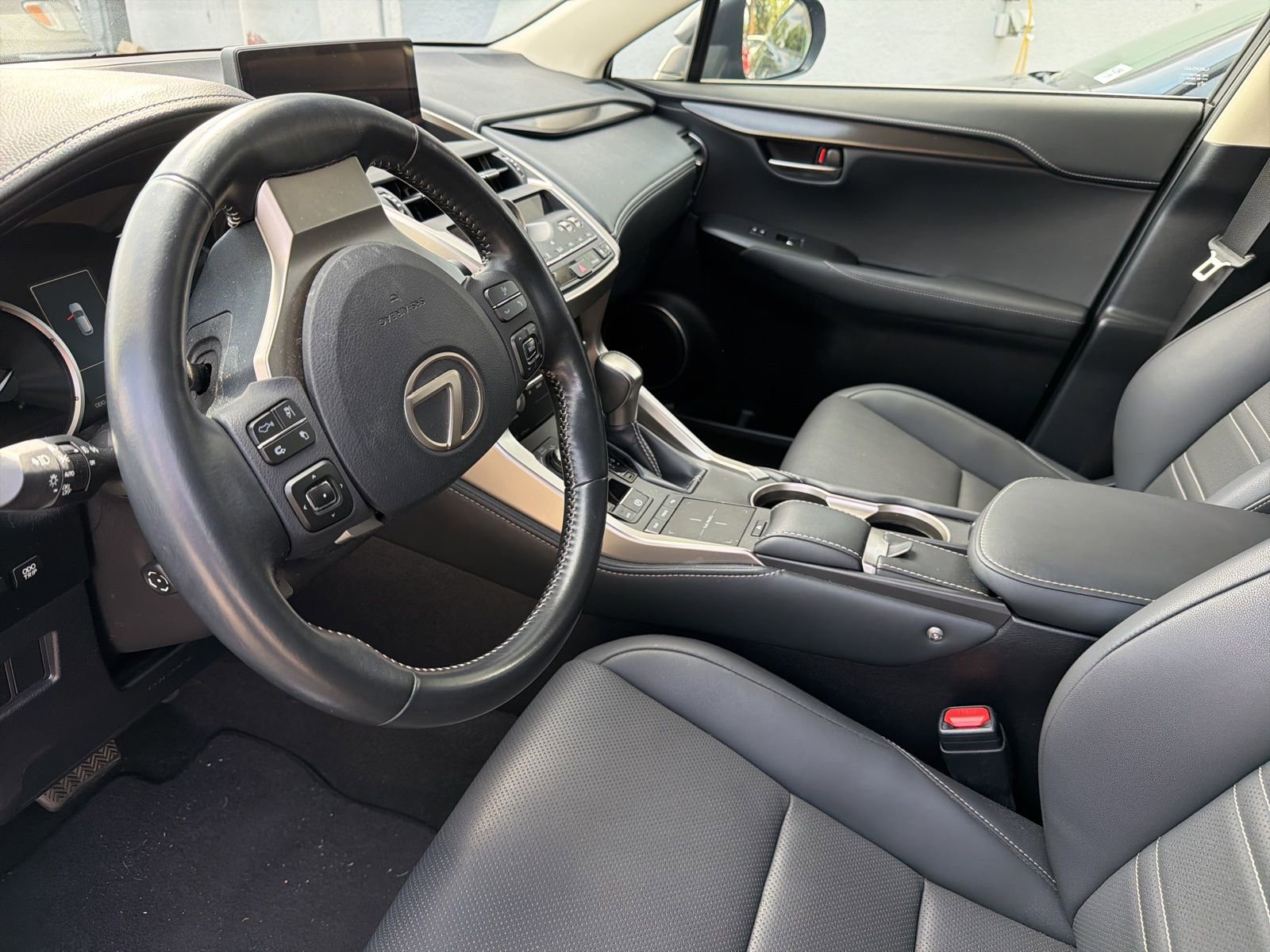 Used 2020 Lexus NX 300h AWD w/ Premium Package image 4