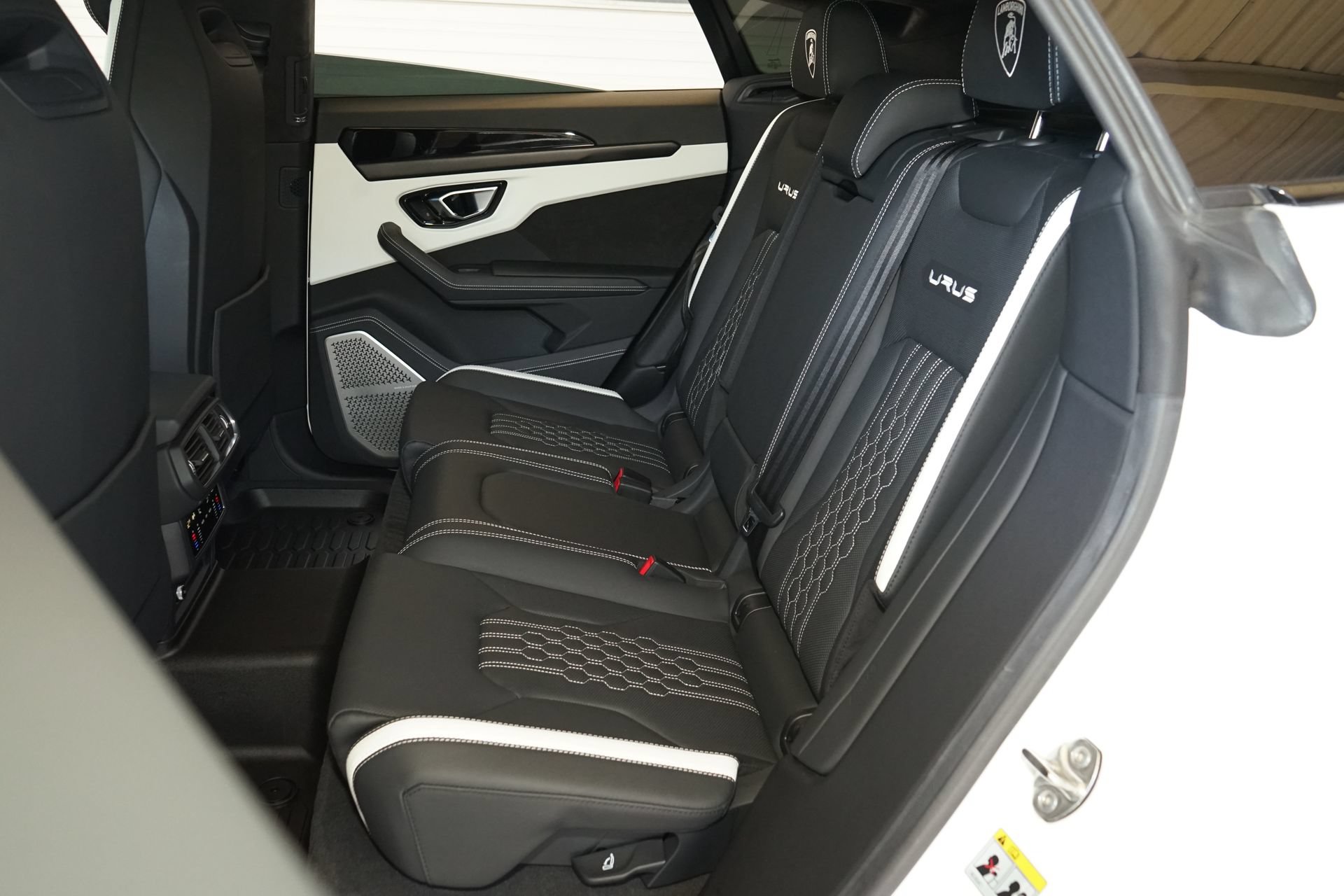 Used 2023 Lamborghini Urus S AWD/4WD image 23