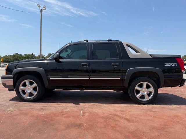 Used 2005 Chevrolet Avalanche Z71 w/ Preferred Equipment Group AWD/4WD image 6