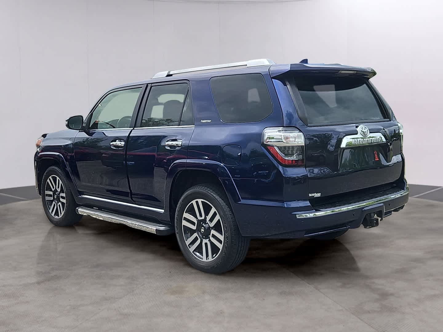 Used 2018 Toyota 4Runner Limited AWD/4WD image 6