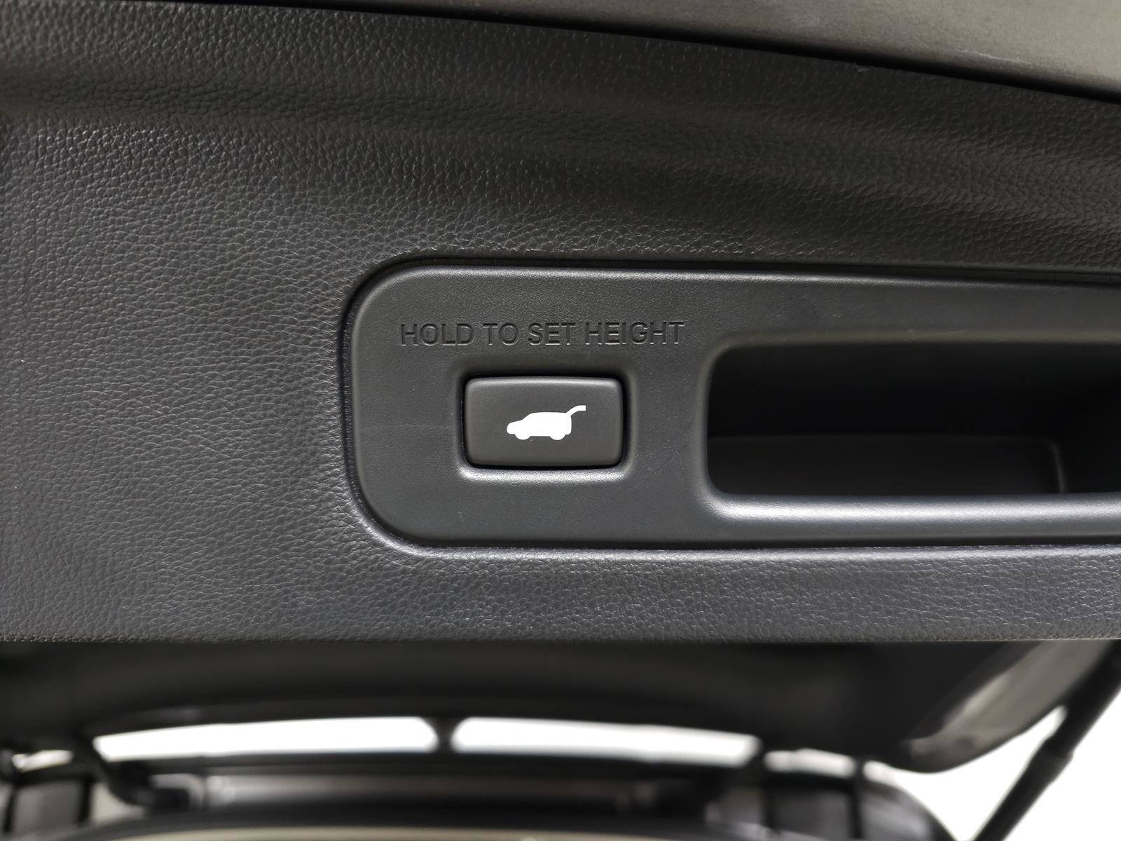 Used 2023 Acura MDX SH-AWD image 8