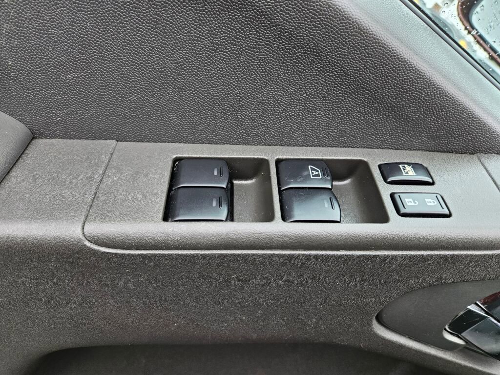 Used 2017 Nissan Frontier PRO-4X AWD/4WD image 18