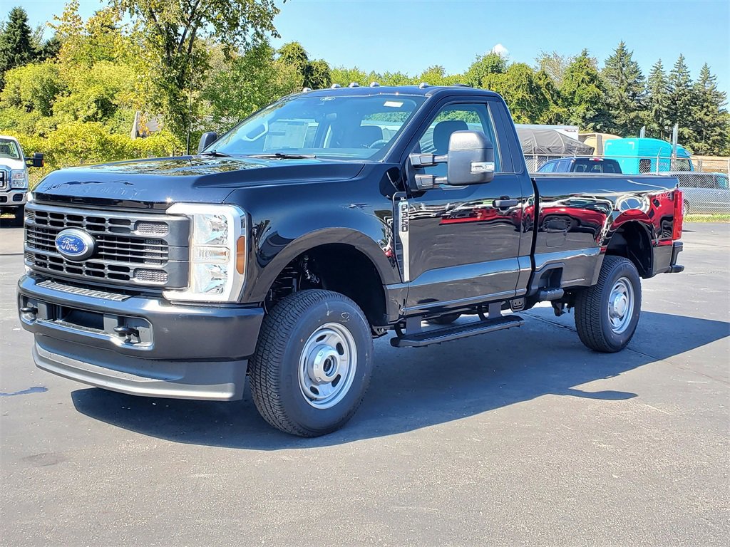 New 2026 Ford F350 4x4 Regular Cab Super Duty image 3
