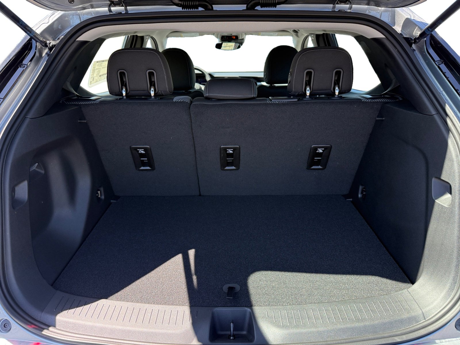 New 2027 Chevrolet Bolt LT w/ Comfort Package FWD image 17