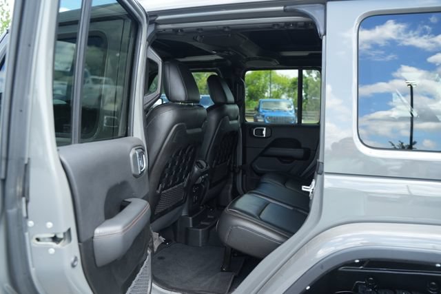 Used 2022 Jeep Wrangler Unlimited Rubicon w/ Trailer Tow Package AWD/4WD image 15