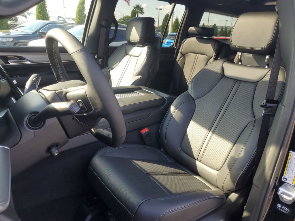 New 2025 Jeep Wagoneer L Series II w/ Convenience Group I image 19