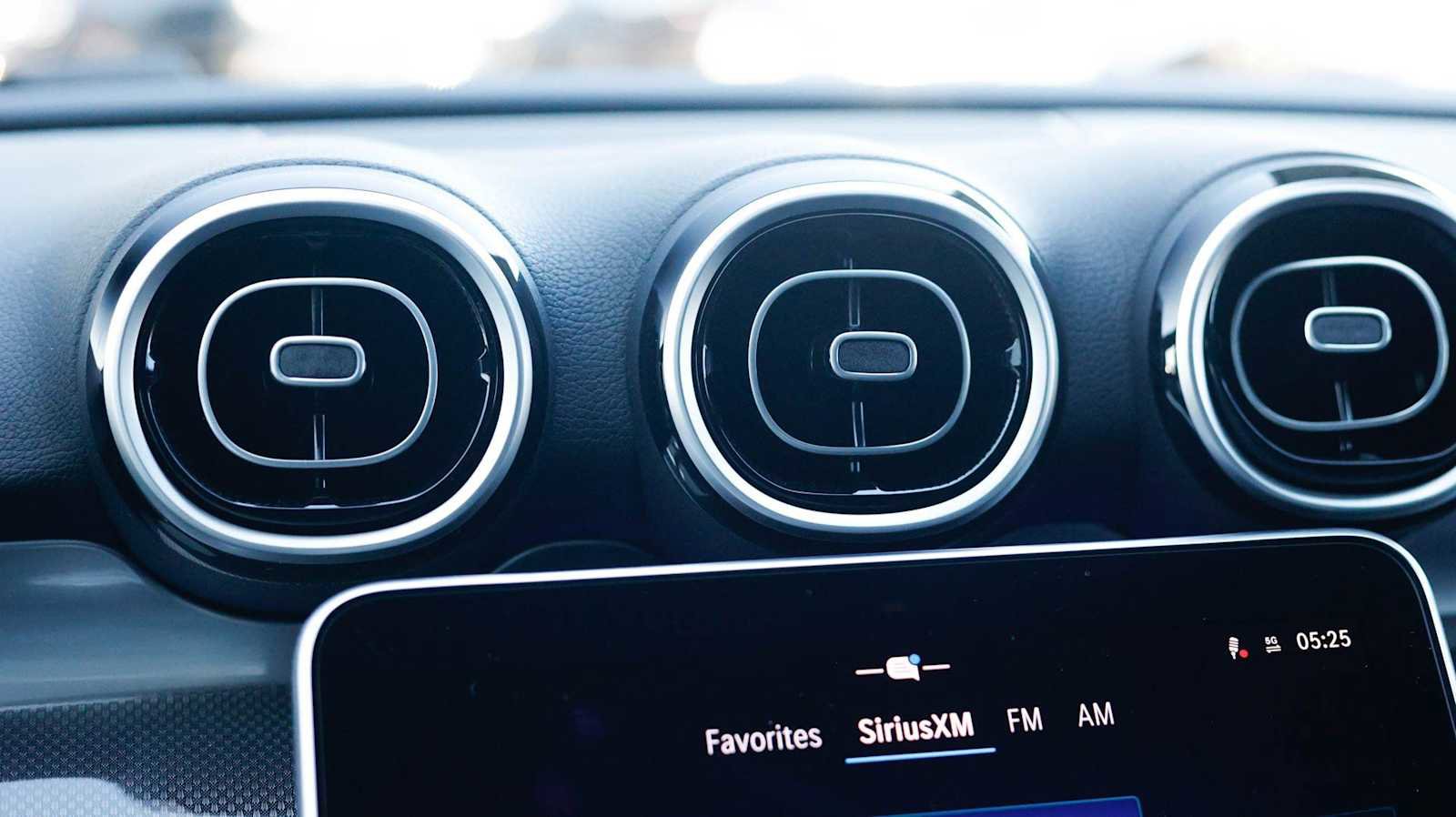 Used 2026 Mercedes-Benz C 300 4MATIC Sedan image 30