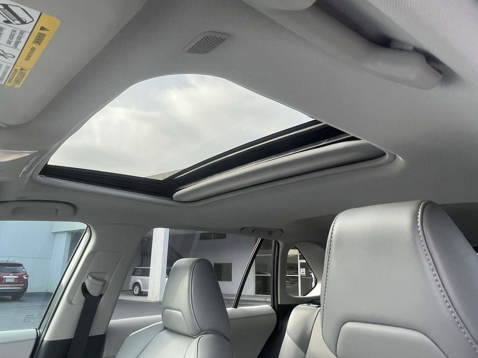 Used 2023 Toyota RAV4 XLE Premium image 2