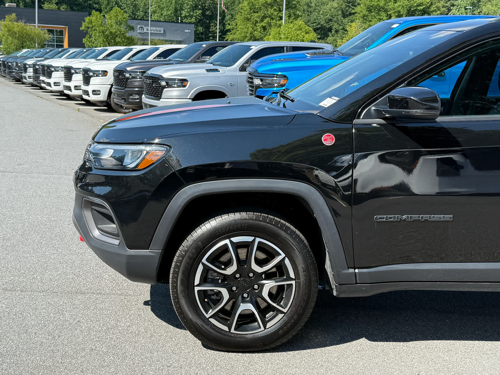 Used 2024 Jeep Compass Trailhawk AWD/4WD image 10