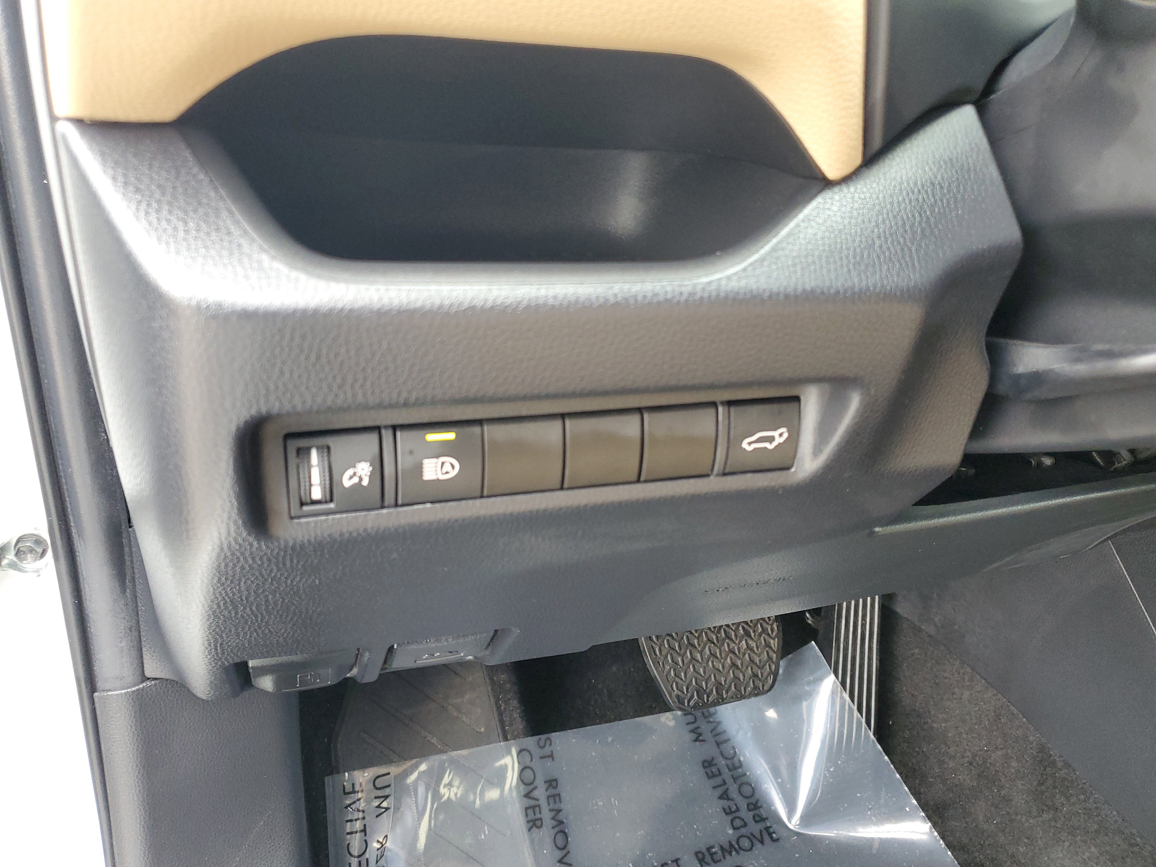 Used 2022 Toyota RAV4 XLE w/ Convenience Package image 26