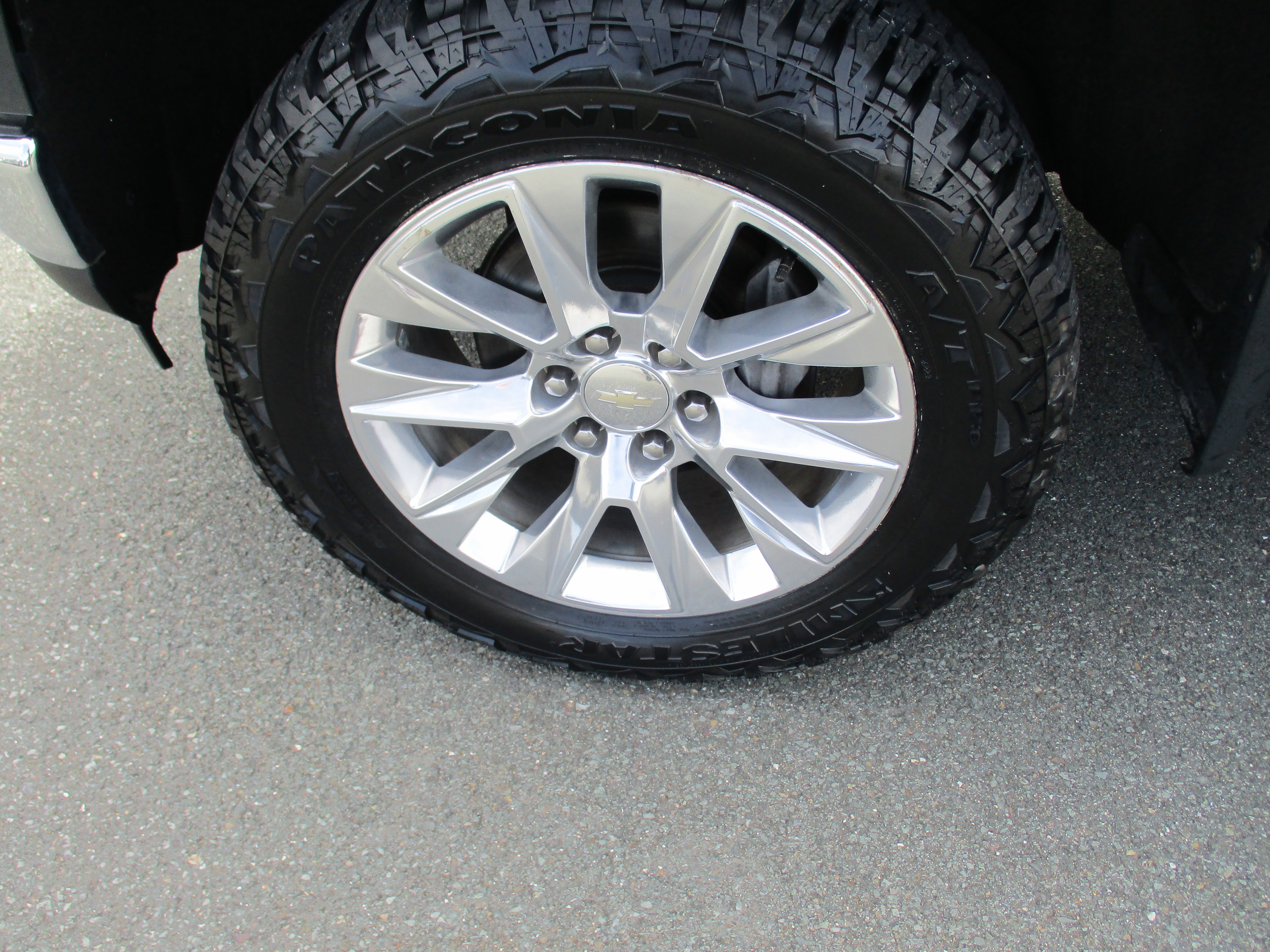 Used 2019 Chevrolet Silverado 1500 LTZ image 9