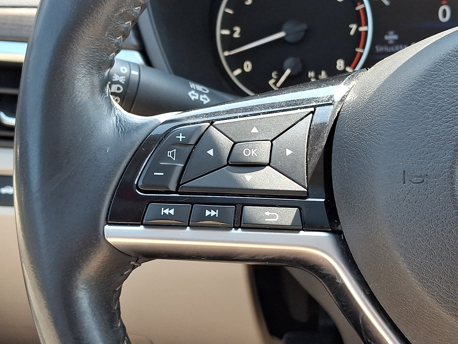 Certified 2023 Nissan Altima 2.5 SL FWD image 23
