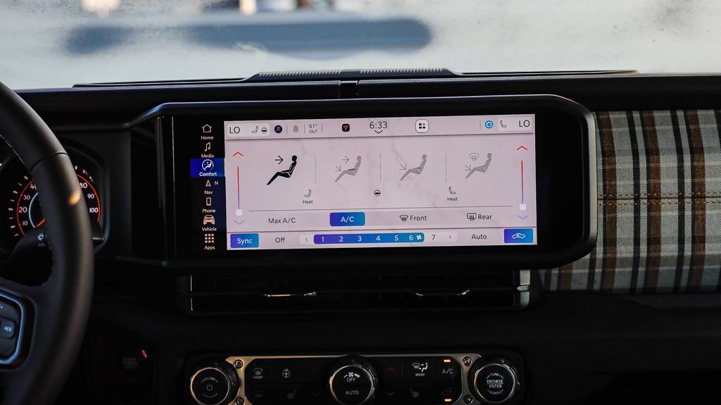 New 2026 Jeep Gladiator Sport AWD/4WD image 17