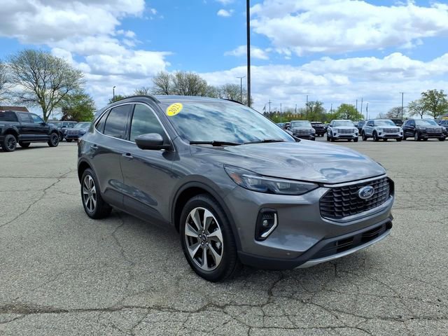 Certified 2023 Ford Escape Platinum w/ Premium Technology Package AWD/4WD image 3
