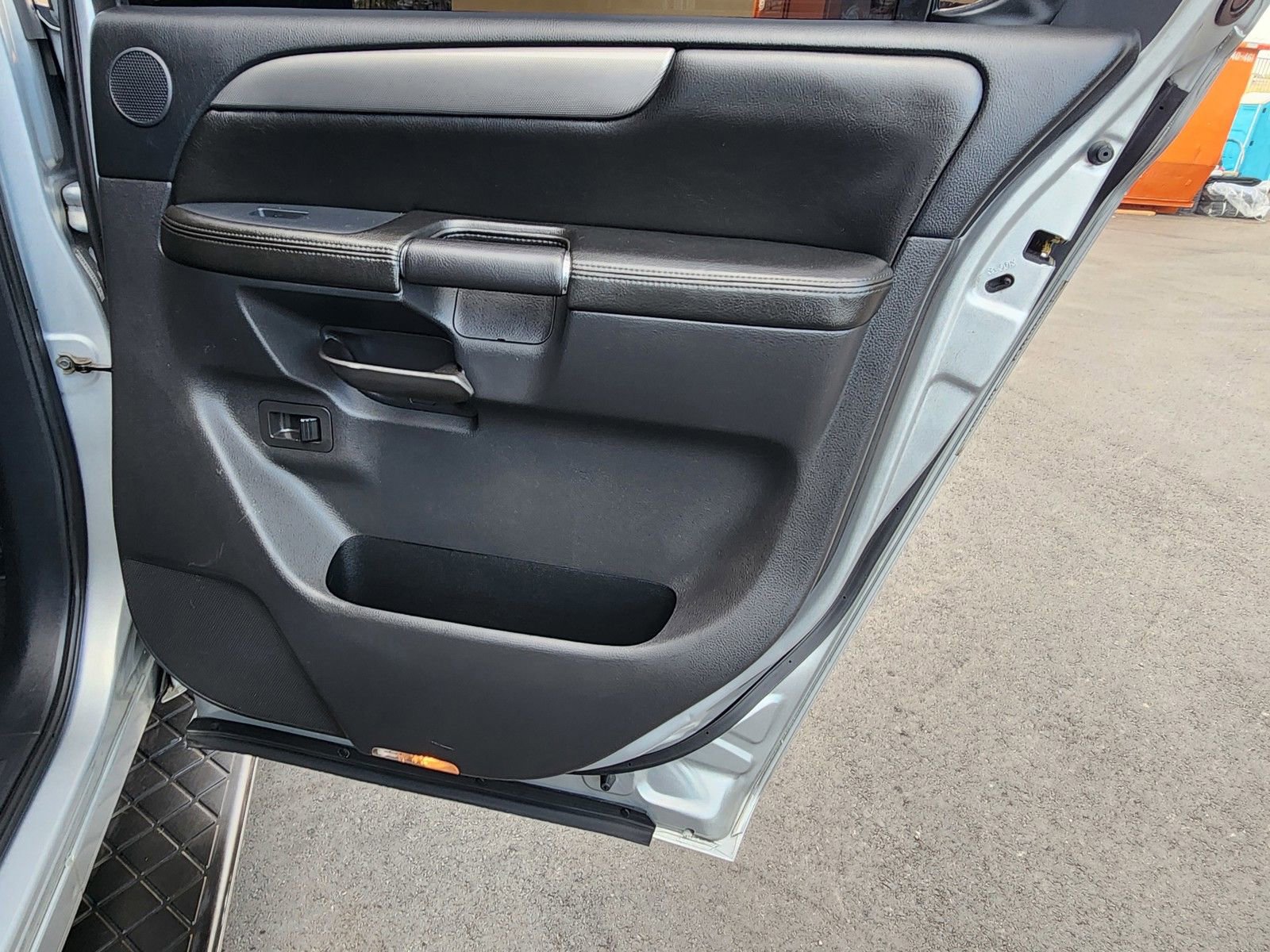 Used 2011 Nissan Armada SV image 48