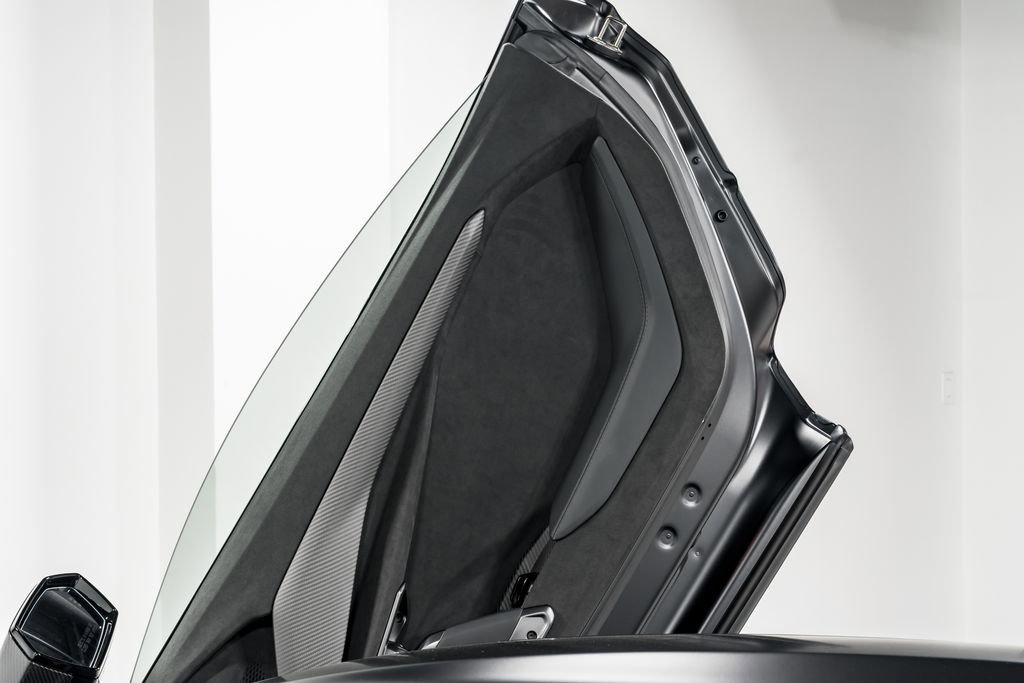 Used 2024 Lamborghini Revuelto image 37