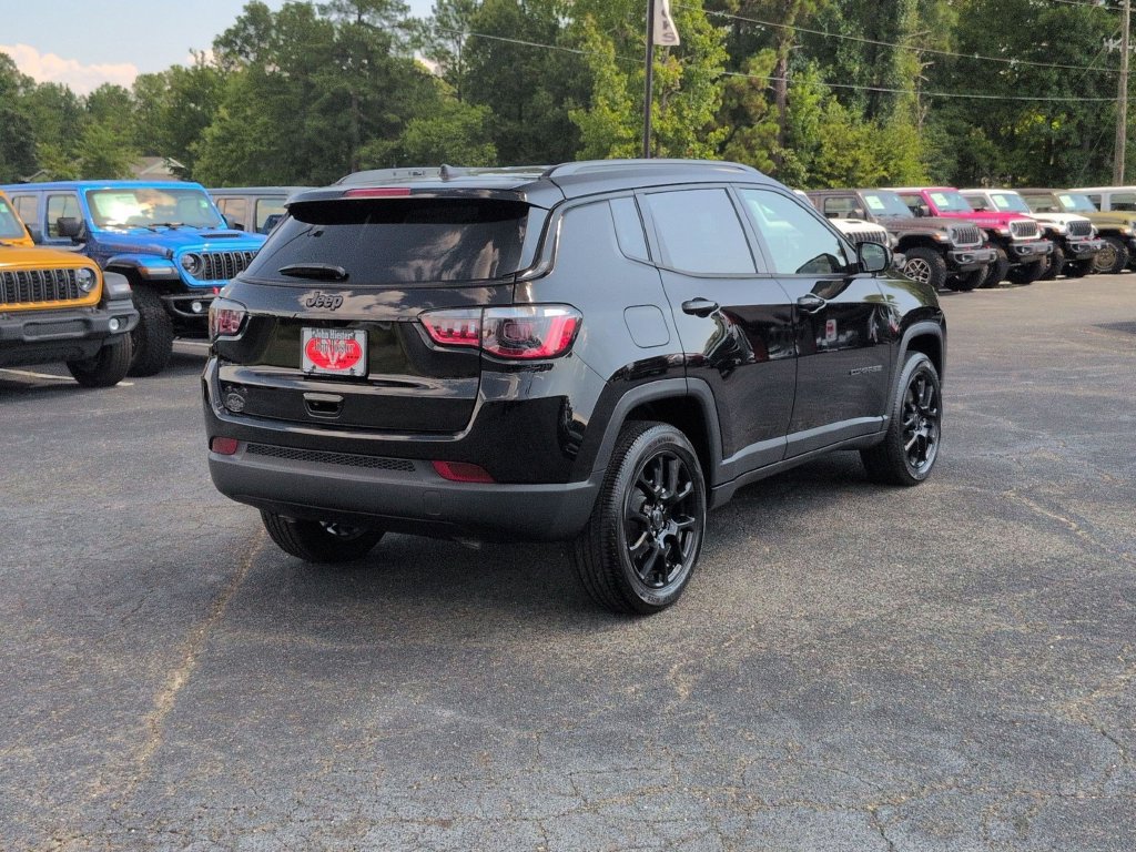 New 2026 Jeep Compass Latitude AWD/4WD image 4