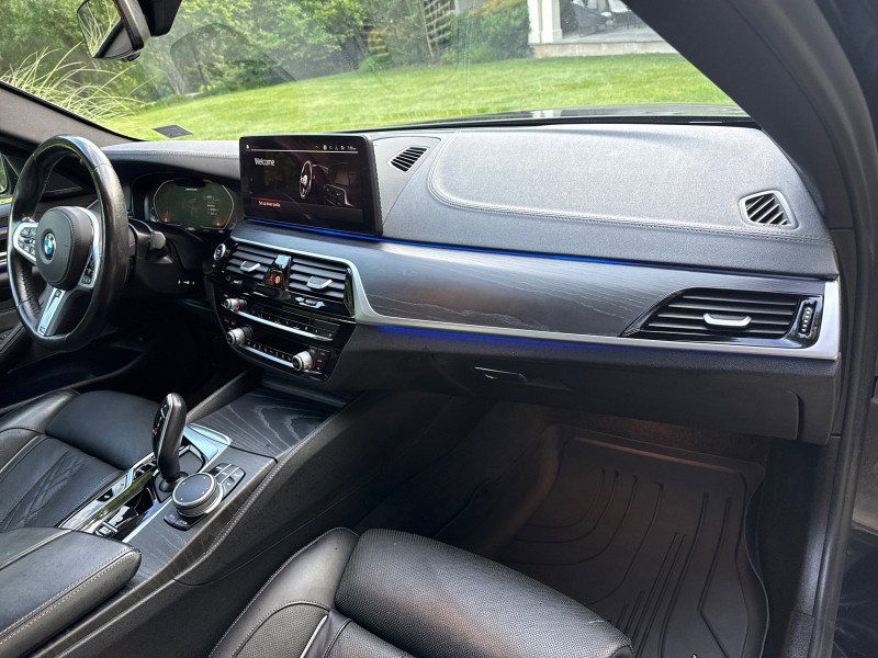 Used 2022 BMW M550i xDrive AWD/4WD image 28