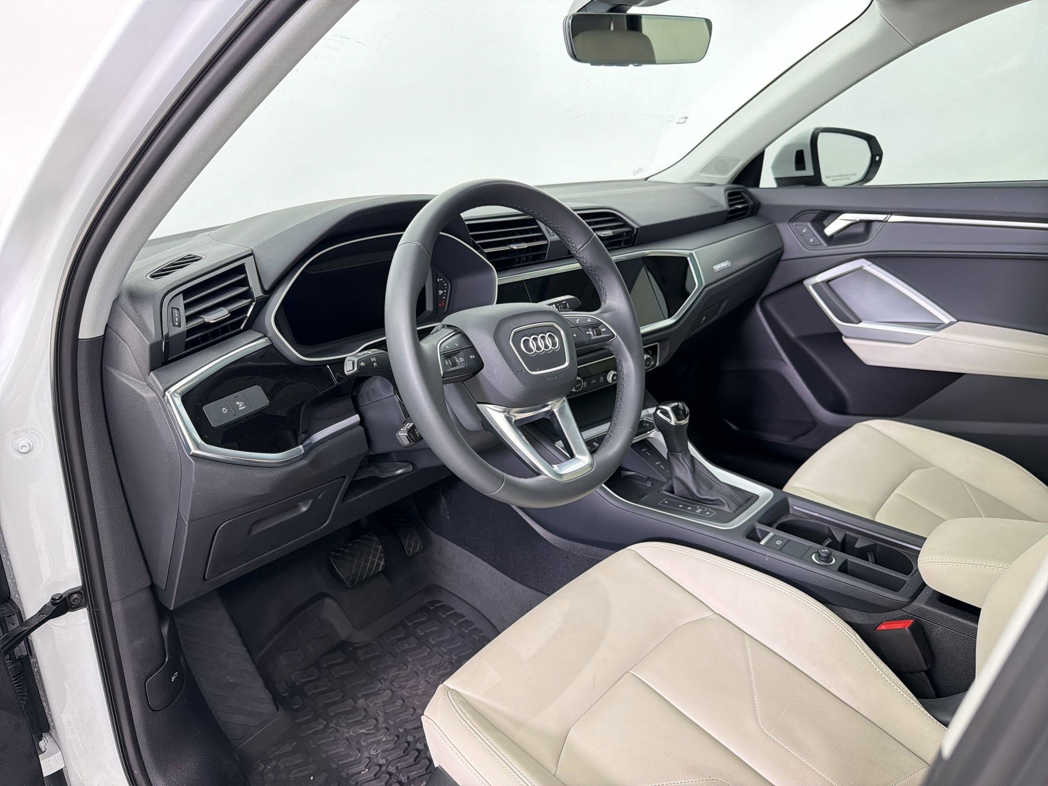 Certified 2025 Audi Q3 2.0T Premium w/ Convenience Package image 21