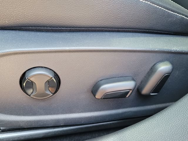 Used 2024 Volkswagen Jetta SE FWD image 17
