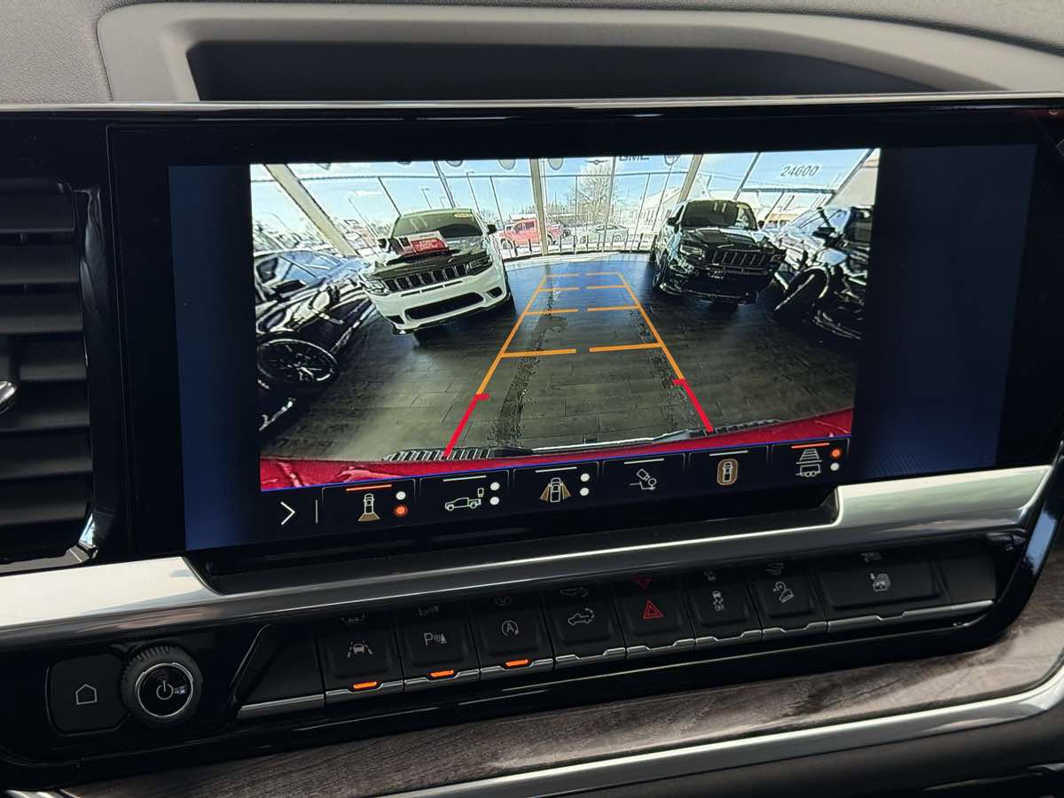 Used 2025 Chevrolet Silverado 1500 LTZ image 44