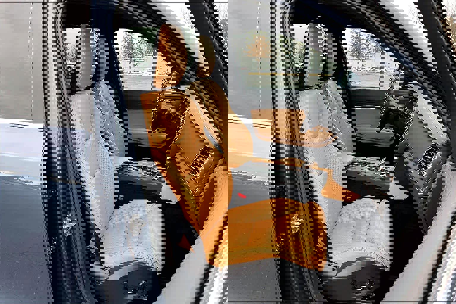 Used 2023 Volvo XC90 T8 Ultimate image 9